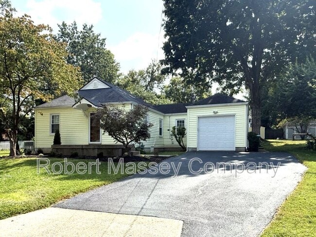 11702 Kings Ln
