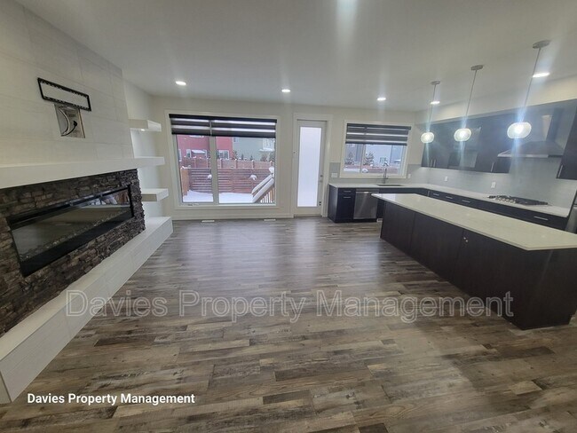 3213 Kulay Way SW in Edmonton, AB - Building Photo - Building Photo