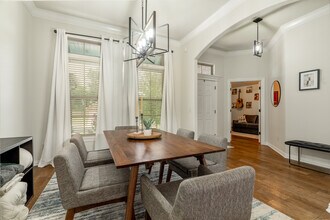 212 Cowans St in Lowell, AR - Foto de edificio - Building Photo