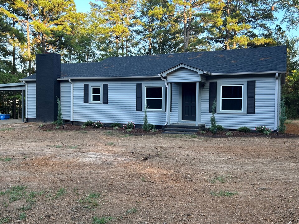 1715 E North St in Magnolia, AR - Building Photo