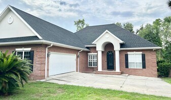 6677 NW 31st Cir in Jennings, FL - Building Photo