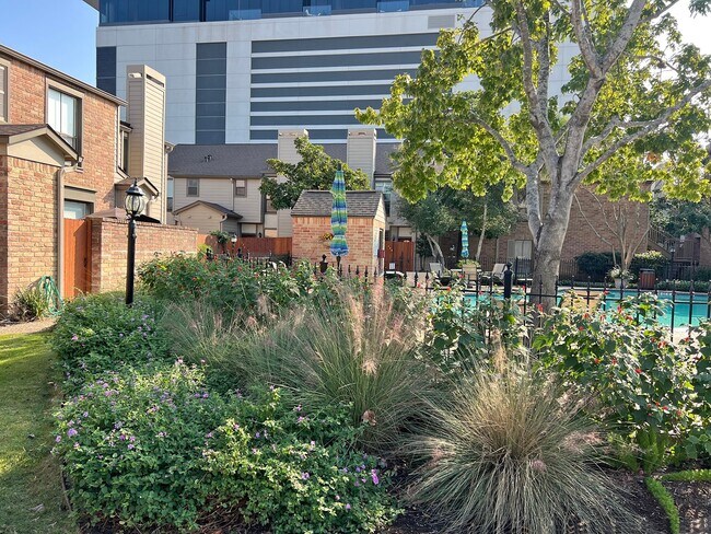 1201 McDuffie St in Houston, TX - Building Photo - Building Photo