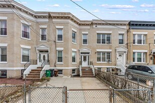 963 Utica Ave in Brooklyn, NY - Building Photo