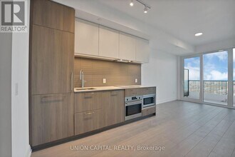 36 Olive Ave in Toronto, ON - Building Photo - Building Photo