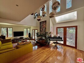 1966 Vestal Ave in Los Angeles, CA - Building Photo