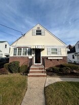 420 Pennsylvania Ave in Williston Park, NY - Building Photo