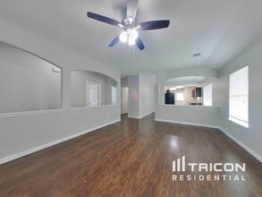 2439 High Island Way in Houston, TX - Building Photo - Building Photo