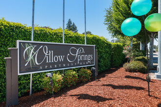 Willow Springs in Puyallup, WA - Foto de edificio - Building Photo