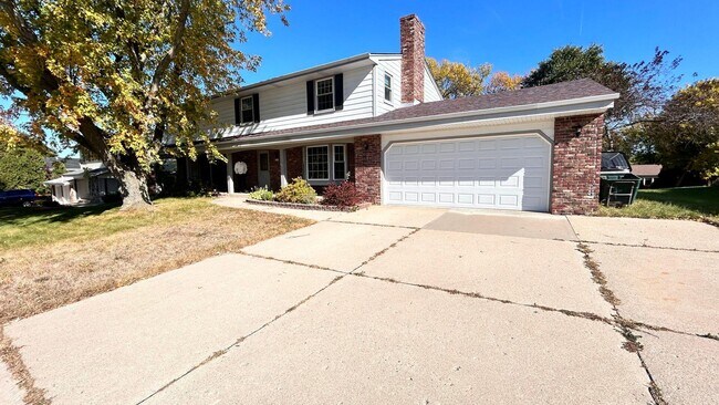 2850 N 124th St in Wauwatosa, WI - Building Photo - Building Photo