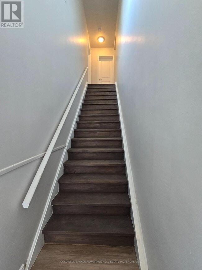 936 E Main St in Welland, ON - Building Photo - Building Photo