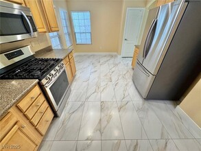 7641 Breed Hill St in Las Vegas, NV - Building Photo - Building Photo