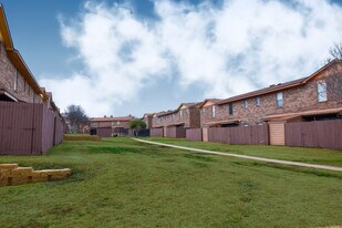 1003 Vedral Pl in Cedar Hill, TX - Building Photo