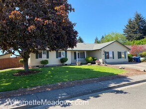 850 N 10th Pl in Aumsville, OR - Building Photo - Building Photo