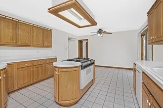 245 Placid Way in Elk Grove Village, IL - Building Photo - Building Photo