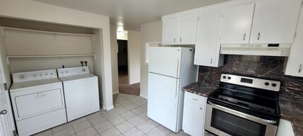 30320 13th Ave S in Federal Way, WA - Building Photo - Building Photo