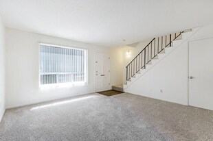 9717 SE 43rd Ave in Portland, OR - Building Photo