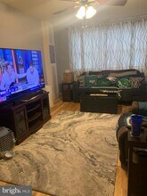 9860 Garvey Dr in Philadelphia, PA - Building Photo - Building Photo