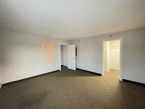 251 Pine St in Manchester, NH - Building Photo - Building Photo