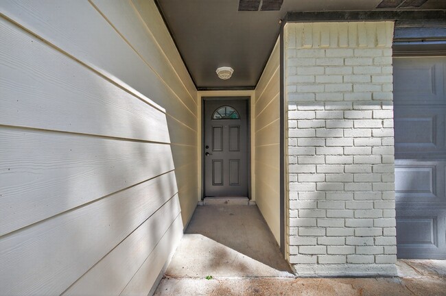 4911 Maurita Dr in Spring, TX - Building Photo - Building Photo