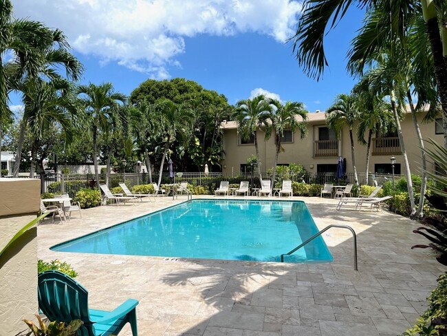 2907 NE 8th Ter, Unit 103 in Wilton Manors, FL - Building Photo - Building Photo