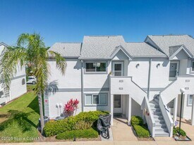 626 Beach Park Ln in Cape Canaveral, FL - Building Photo