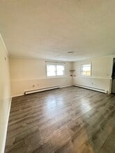 175 Johnson St, Unit 1 in Leominster, MA - Foto de edificio - Building Photo
