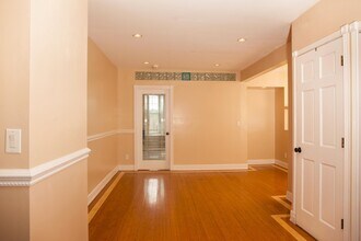 384 Webster Ave in Jersey City, NJ - Foto de edificio - Building Photo