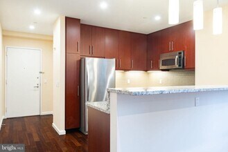 1425 Locust St in Philadelphia, PA - Foto de edificio - Building Photo