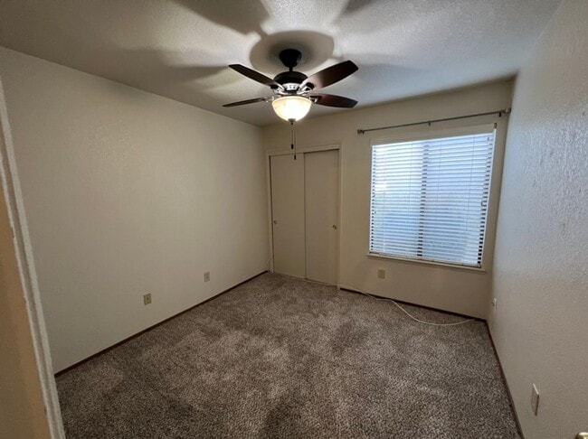 1114 Cedar Creek Dr in Modesto, CA - Building Photo - Building Photo