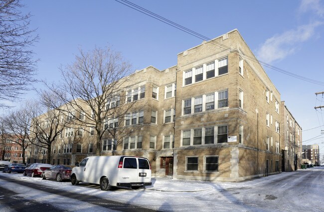 6747 S Oglesby Ave in Chicago, IL - Foto de edificio - Building Photo