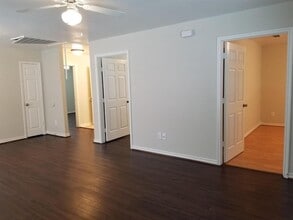 3319 Angel Ln in Houston, TX - Building Photo - Building Photo