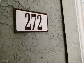 5251 Indian River Dr in Las Vegas, NV - Building Photo - Building Photo