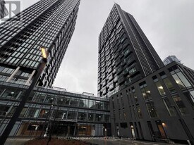 1 Quarrington Lane in North York, ON - Building Photo