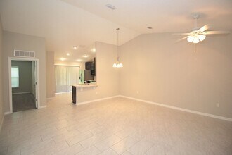 11 Wellwood Ln in Palm Coast, FL - Building Photo - Building Photo
