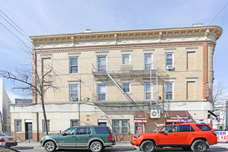 19-30 Cornelia St in Ridgewood, NY - Foto de edificio - Building Photo