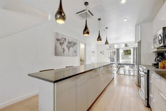 1701 MLK Jr Blvd in Austin, TX - Building Photo - Building Photo