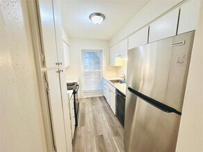 3822 Southway Dr in Austin, TX - Building Photo - Building Photo