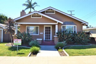 4322 E Vermont St in Long Beach, CA - Building Photo