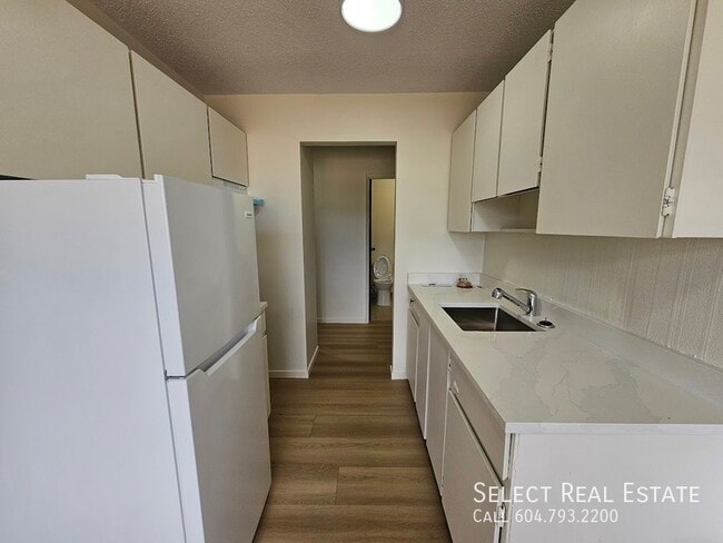 33924 George Ferguson Way in Abbotsford, BC - Building Photo - Building Photo