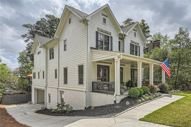 555 E Wesley Rd NE in Atlanta, GA - Building Photo - Building Photo