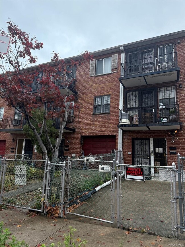 property at 41-35-41149 149th Pl