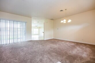 831 SW 3rd Ave in Cape Coral, FL - Building Photo - Building Photo