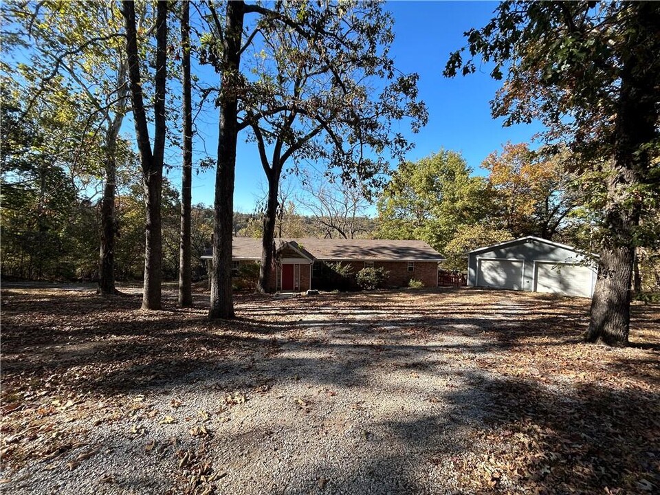 12871 Schoolhouse Dr in Lowell, AR - Foto de edificio