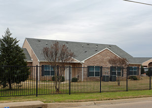 Villas of Forest Hill in Forest Hill, TX - Building Photo - Building Photo