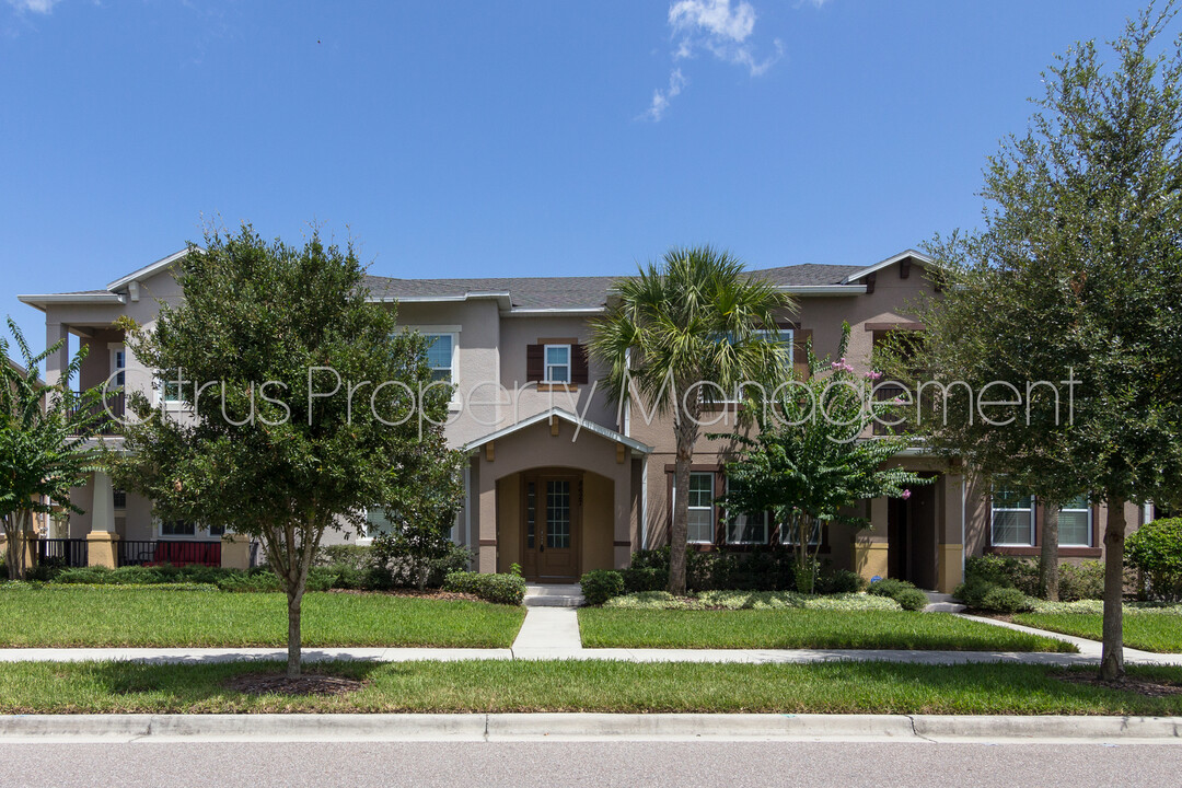 8627 Via Trieste Dr in Windermere, FL - Building Photo