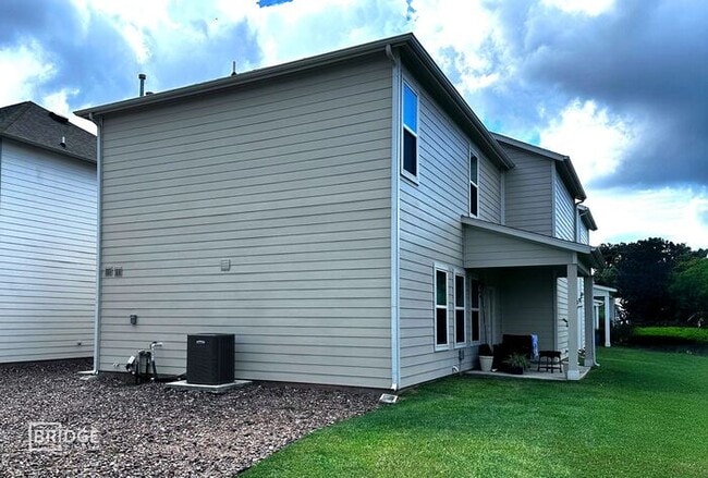 351 Huisache St in Lake Jackson, TX - Building Photo - Building Photo