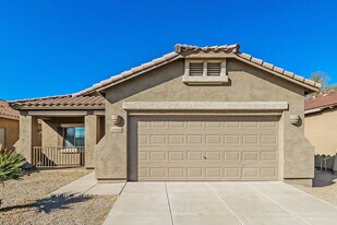 17234 W Desert Ln in Surprise, AZ - Building Photo