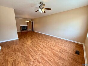 105 Oakwood Meadows Dr in Madison, AL - Foto de edificio - Building Photo