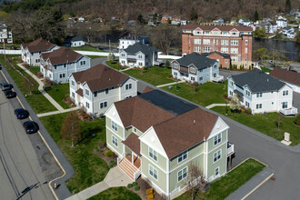 Eagle Nest in Clinton, MA - Foto de edificio - Building Photo