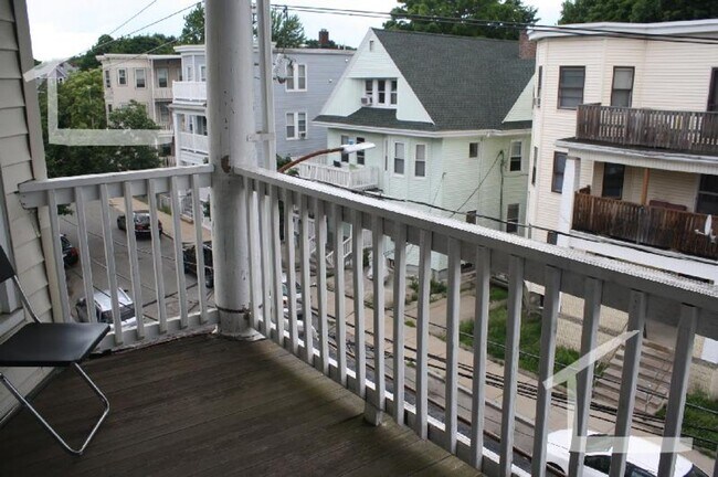 86 Easton St in Boston, MA - Building Photo - Building Photo